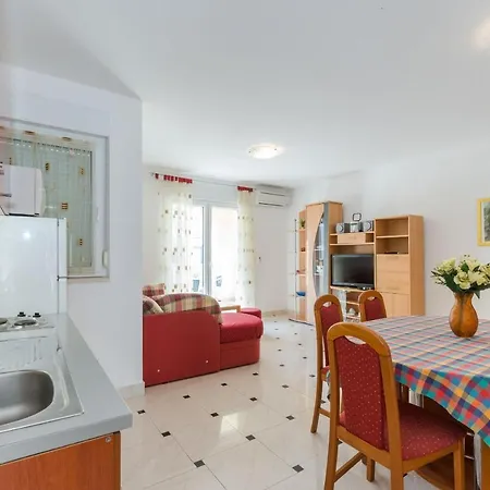Partelj Apartman Vir