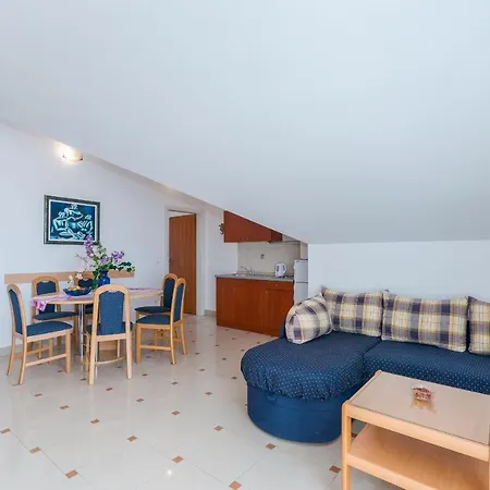 Partelj Apartman Vir